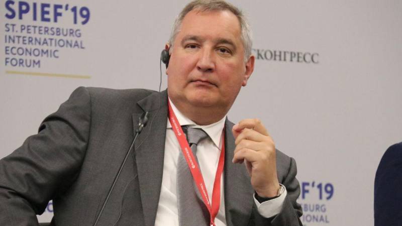 «Роскосмос» опроверг возможное увольнение Рогозина