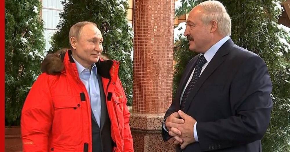 Лукашенко заявил о намеках Кремля на присоединение Белоруссии к РФ