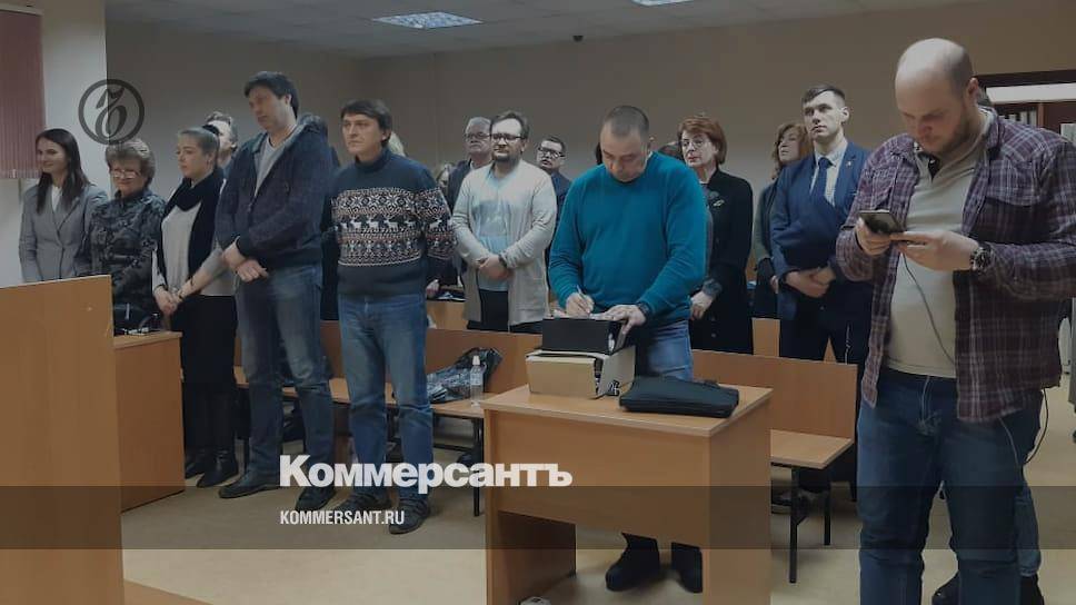 Суд частично удовлетворил иск артистов МХАТ имени Горького к руководству театра