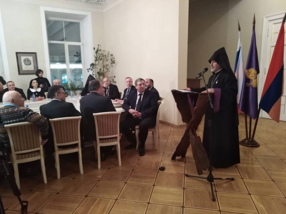 Беглов вручил знак отличия «За заслуги перед Санкт-Петербургом» архиепископу Езрасу