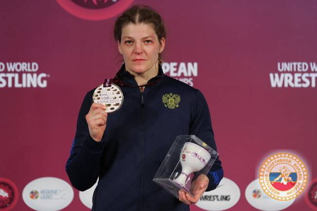 Наталья Воробьева - Россиянки победили в медальном зачете чемпионата Европы по борьбе - vm.ru - Болгария - Азербайджан - Рим