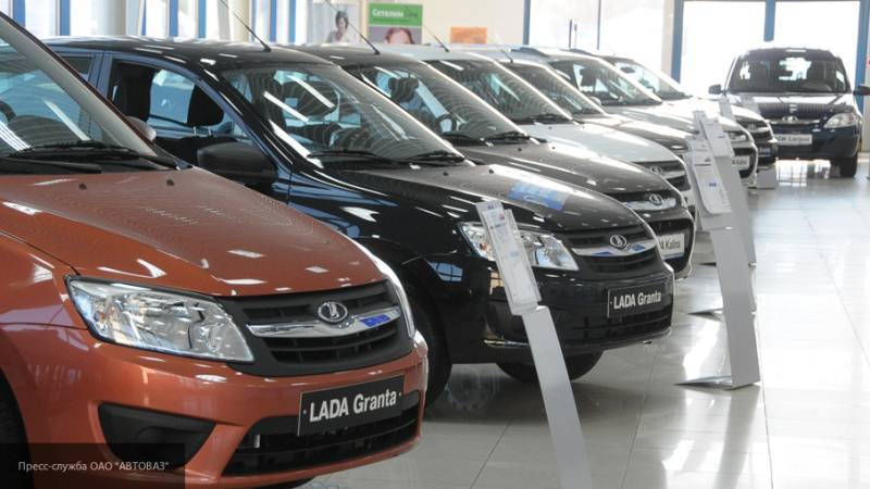 Автоэксперт Шарапов спрогнозировал спад продаж российских машин