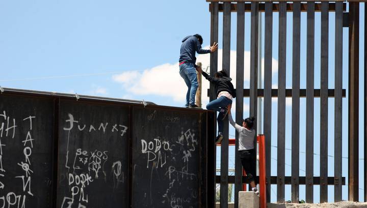 Трамп похвалился стеной на границе с Мексикой