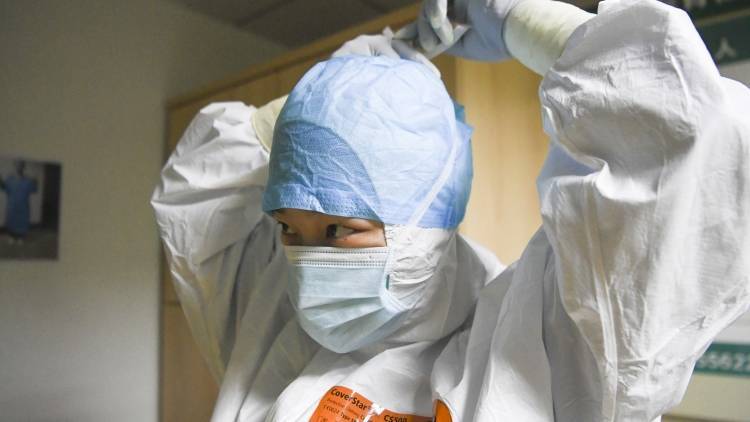 Более 25 тысяч китайских медиков прибыли в Хубэй из-за коронавируса