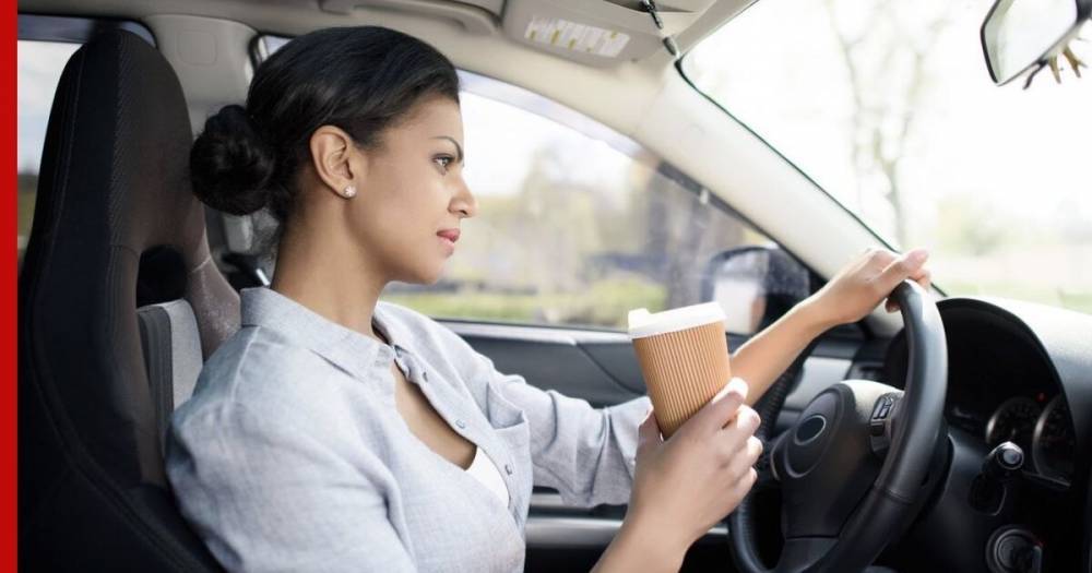 Названы семь вредных привычек водителей автомобилей