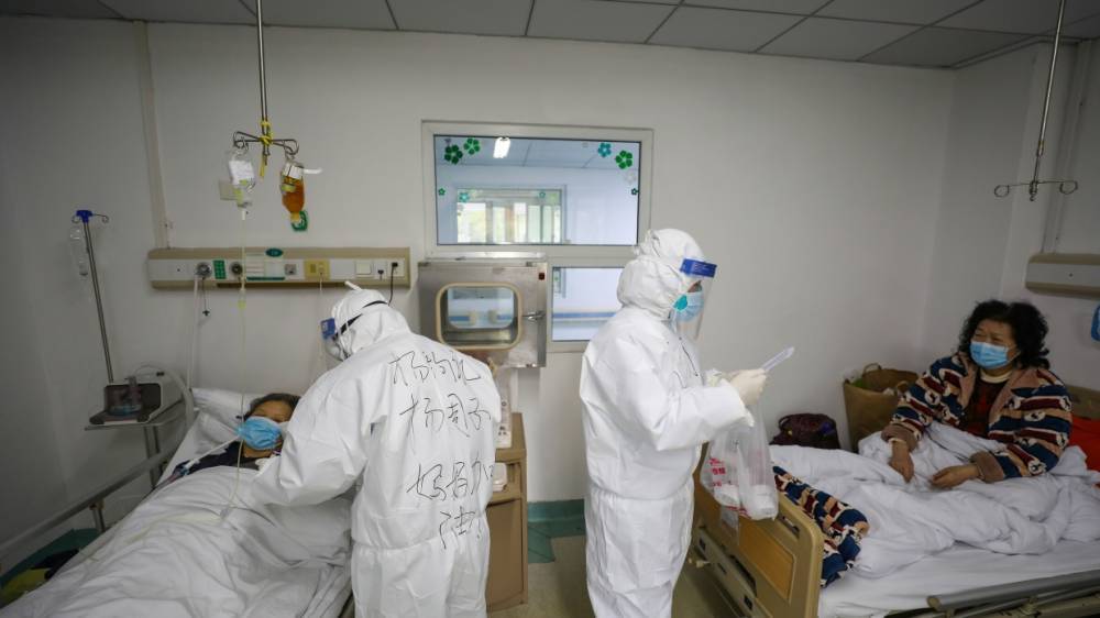 Жительницу Омска срочно госпитализировали с подозрением на коронавирус