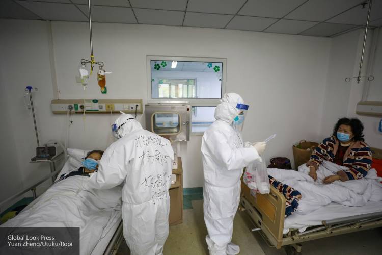 Власти Уханя не подтвердили сообщения о снесенном ветром госпитале "Хошэньшань"