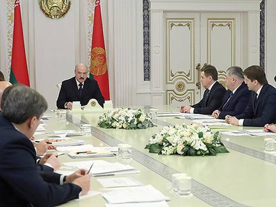 Лукашенко пригрозил отбирать российскую нефть без спроса Москвы