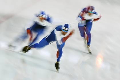 Павел Кулижников - Наталья Воронина - Российские конькобежцы выиграли ЧМ и установили мировые рекорды - lenta.ru