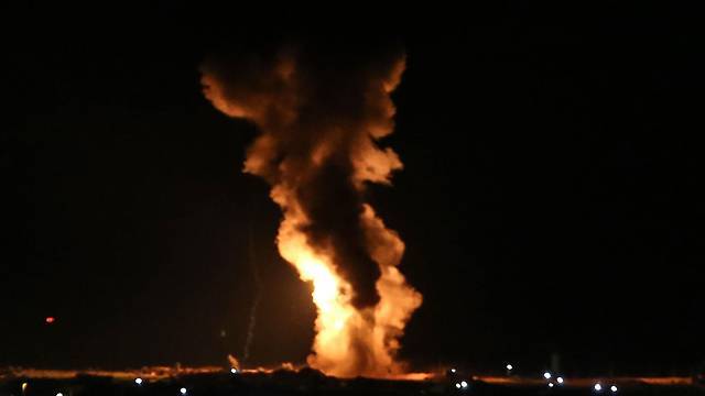 ЦАХАЛ ответил на ракетный обстрел и отменил послабления в Газе