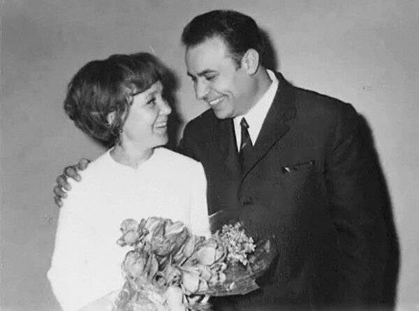Архивные кадры: как выглядели знаменитости из СССР на своей свадьбе