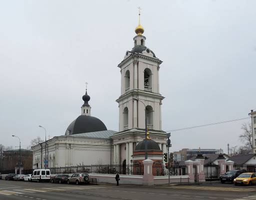 Мужчина с ножом напал на прихожан московского храма. Двое ранены