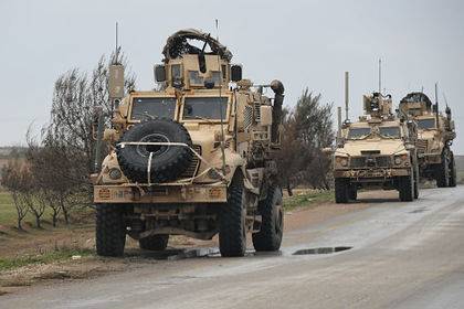 США отправили колонну военной техники в Сирию