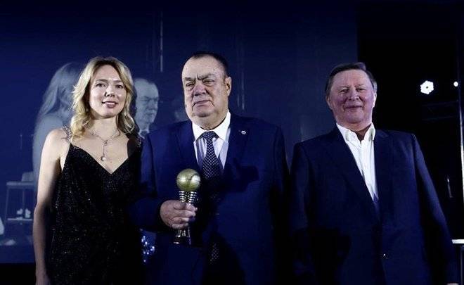 Президент УНИКСа Богачев введен в Зал славы Единой лиги ВТБ