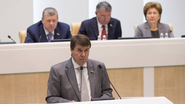 Сенатор Цеков считает, что Запад готовит новые методики по дестабилизации обстановки в РФ