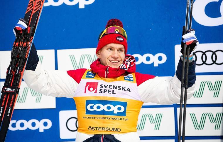 Лыжник Большунов стал вторым в гонке преследования «Ски Тур»