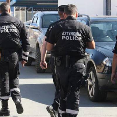 Полиция Кипра разыскивает преступника, ранившего четырех человек в кафе города Айя-Напа