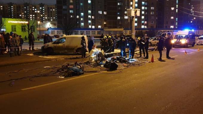 В Москве при падении сотовой вышки погибли 2 человека