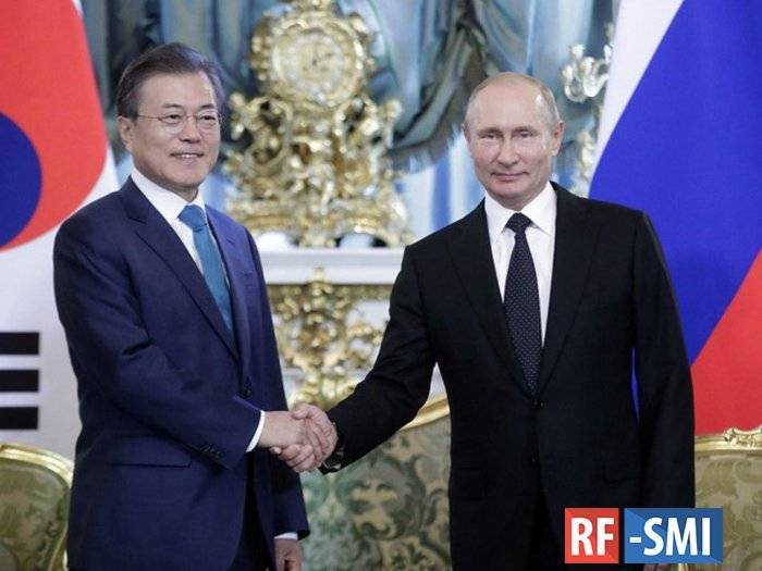 Сеул изучает приглашение президенту приехать на День Победы в Москву