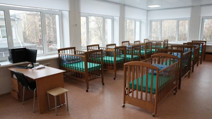 Губернатор приехал с визитом в центр реабилитации малышей в Кировском районе
