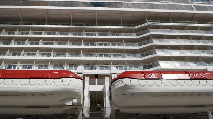 85 новых случаев коронавируса выявлено у пассажиров лайнера в Японии