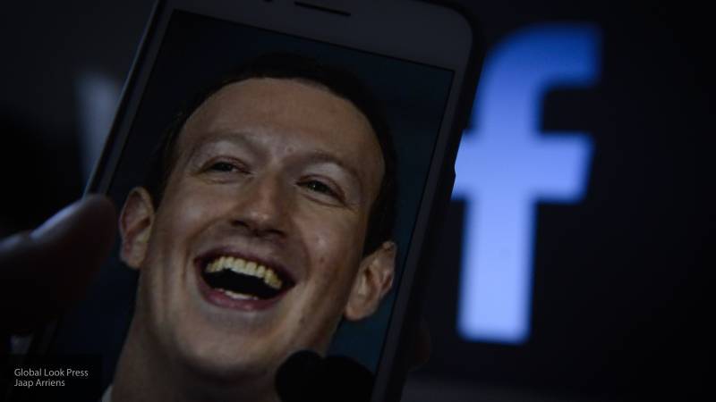 Дудчак: Facebook фильтрует контент в интересах западных элит