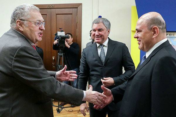 Жириновский ограничил число людей, доступных для рукопожатия