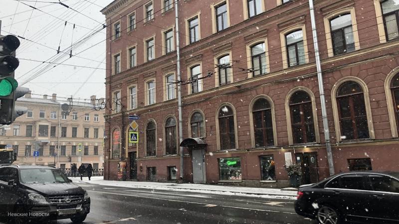 Синоптики объявили в Петербурге оранжевый уровень погодной опасности
