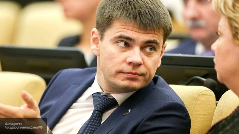 Боярский заявил, что оппозиция вовлекает подростков в протесты ради "жутких пиар-кампаний"