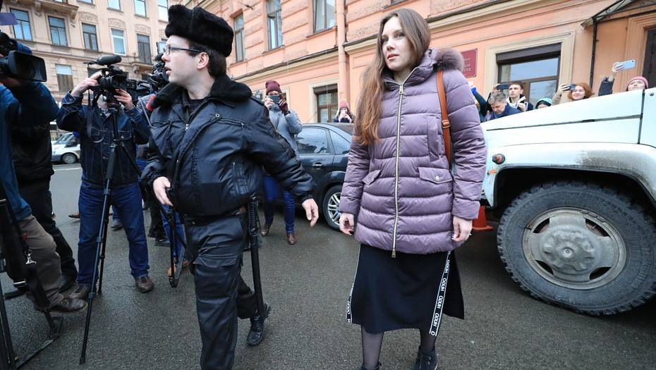 Суд вернул иск о штрафе для сбежавшей из-под карантина петербурженки