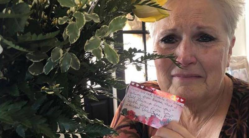 Женщина получила букет цветов на День святого Валентина от умершего мужа