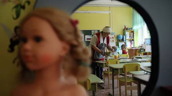 В Архангельской области воспитатель таскала детей за волосы