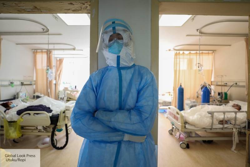 Новой жертвой коронавируса стал главный врач госпиталя в Ухане