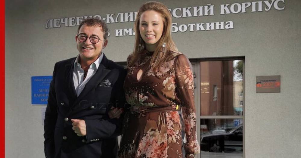 Супруга Дмитрия Диброва рассказала о его состоянии после госпитализации