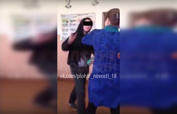 В Псковской гимназии школьник ударил педагога
