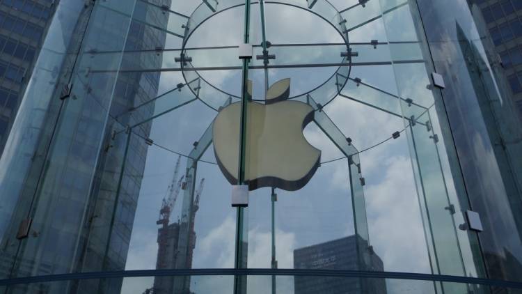 Компания Apple ограничила мировые поставки iPhone на фоне вспышки коронавируса