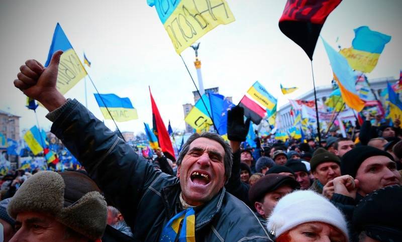 Украинские националисты заставят всех говорить на мове, но потеряют страну