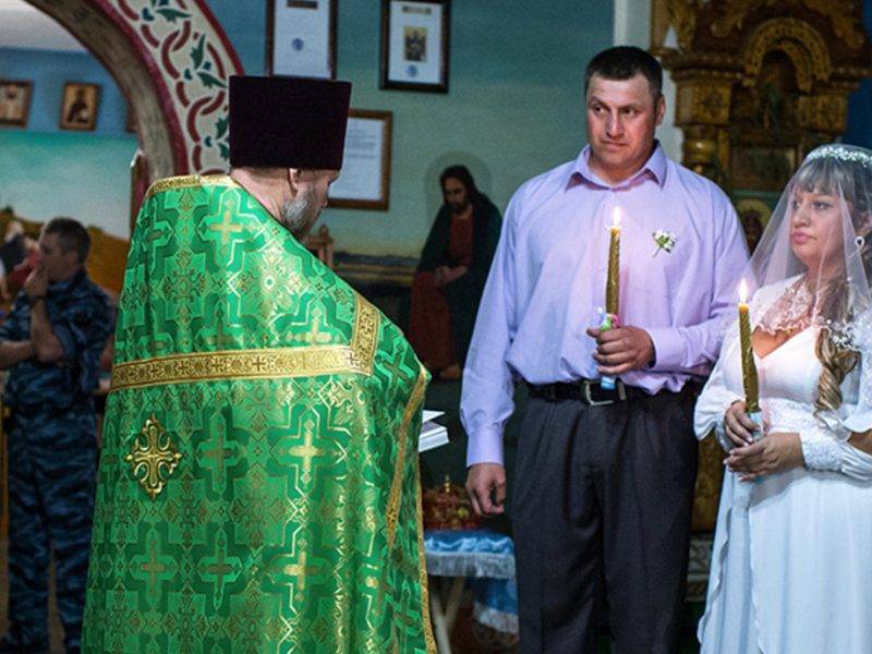 В РПЦ предложили приравнять венчание к официальному браку