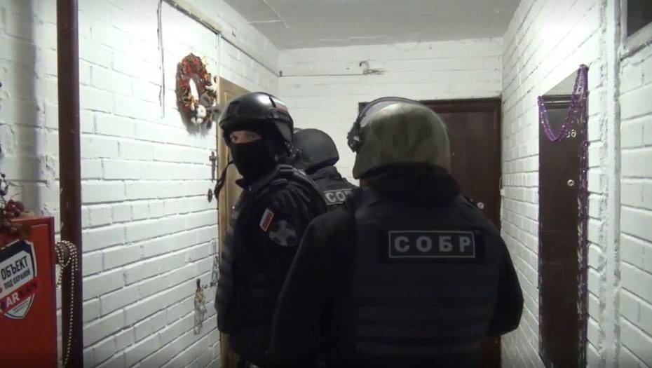 В Петербурге прошли обыски у руководителей секты, похищавших у людей сотни тысяч евро