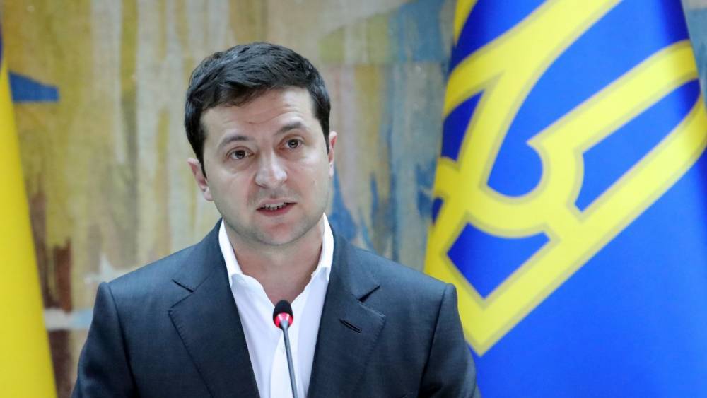 Зеленский пообещал привезти эвакуированных из Китая украинцев в дома политиков
