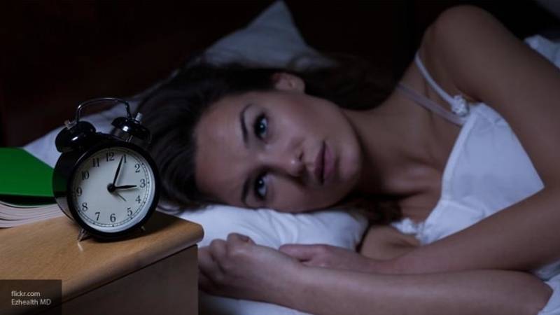 Нейробиолог объяснил, кому не навредит сон меньше восьми часов в день
