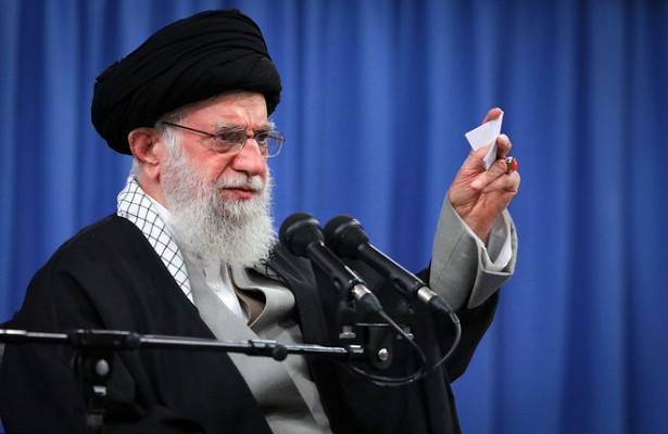 Аятолла Ирана пригрозил США военным поражением