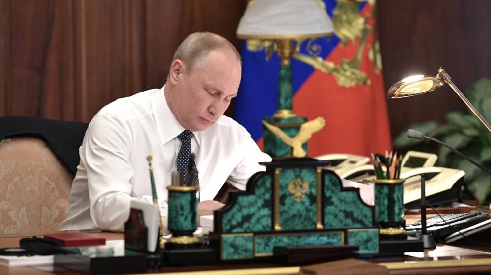 Путин подписал закон, упрощающий расследование дел об обороте порнографии