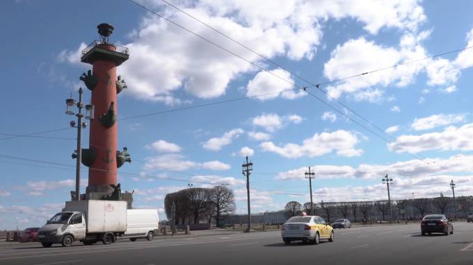 Памятник Анатолию Собчаку к приезду Путина защитили бронированными стеклами