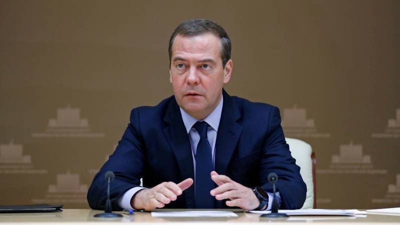 Медведев заявил, что пришел в политику благодаря Собчаку