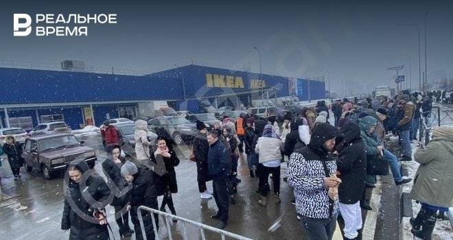 Из казанского ТЦ «Мега» эвакуировали 1200 человек — произошло короткое замыкание на детской площадке