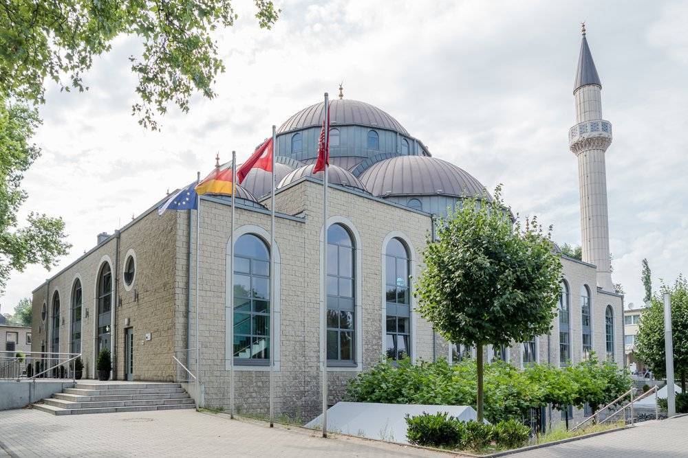 Мусульмане требуют усиленной защиты мечетей в Германии