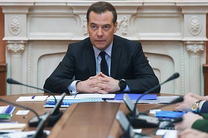 Медведев рассказал о приходе в политику благодаря Собчаку