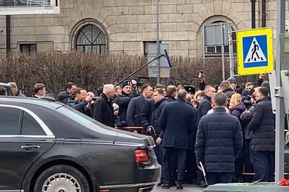 Путин пообщался с людьми в Санкт-Петербурге