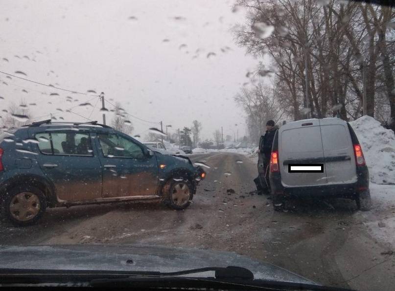Из-за ДТП на Нахимова в Кемерове образовалась многокилометровая пробка
